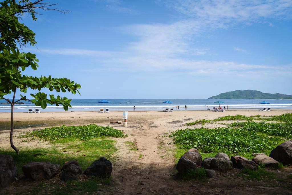 Hotel Marielos Tamarindo Exterior photo