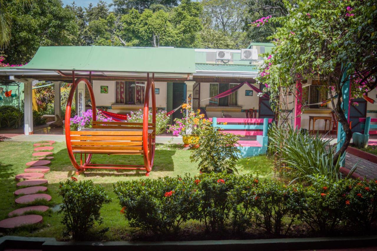 Hotel Marielos Tamarindo Exterior photo